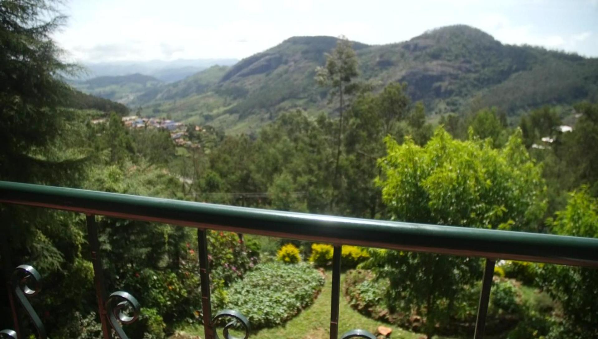 Bed and Breakfast Stumpfields Ooty Esterno foto